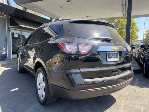 Used 2016 Chevrolet Traverse LT w/ Style and Technology Package FWD image 21