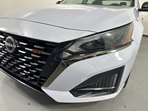 Used 2024 Nissan Altima 2.5 SR FWD image 28