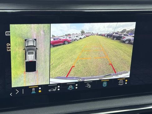 Used 2023 GMC Sierra 1500 AT4 w/ Technology Package AWD/4WD image 36