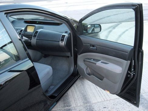 Used 2009 Toyota Prius Touring FWD image 21
