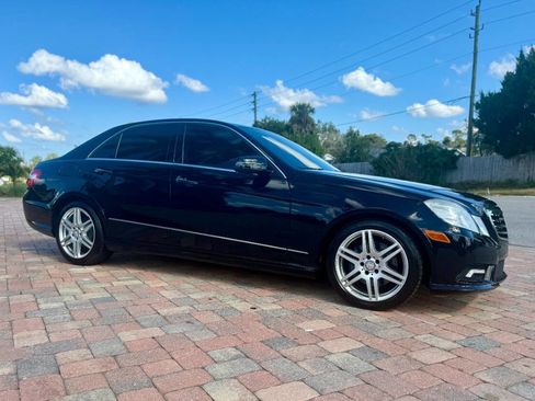 Used 2010 Mercedes-Benz E 350 4MATIC Sedan image 7