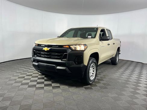 Used 2023 Chevrolet Colorado W/T image 3