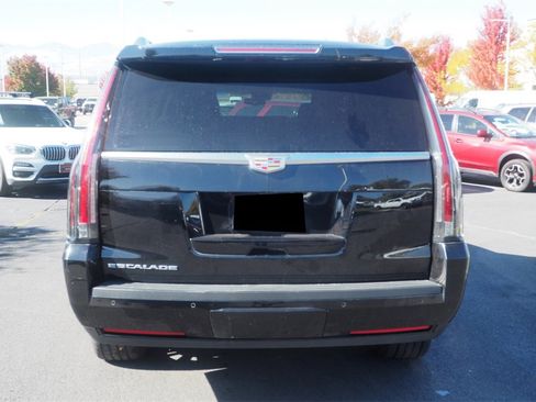 Used 2019 Cadillac Escalade ESV Premium Luxury image 6
