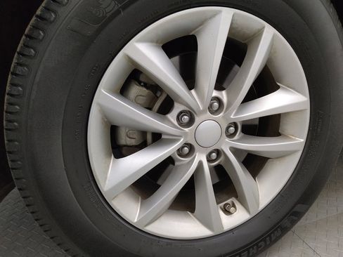 Used 2018 Kia Sorento LX image 31