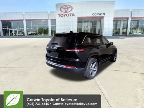 Used 2022 Jeep Grand Cherokee Limited 4xe image 26