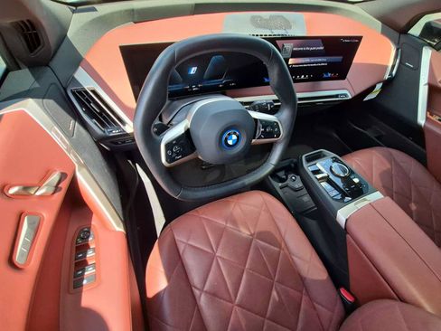 Used 2024 BMW iX xDrive50 w/ Premium Package AWD/4WD image 10