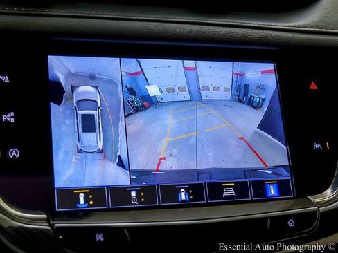 Certified 2023 Cadillac XT6 Sport w/ Technology Package image 17