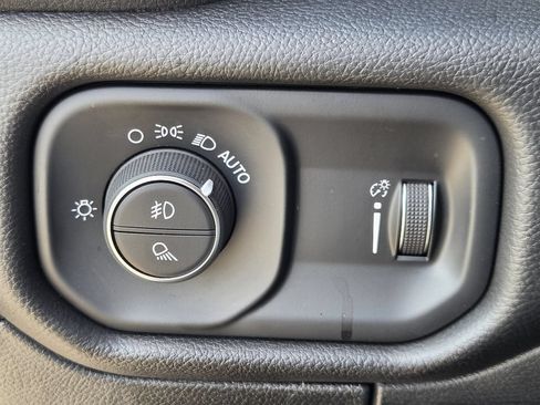 Used 2025 RAM 1500 Big Horn RWD image 24