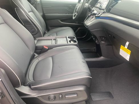 Certified 2026 Honda Odyssey Touring image 32