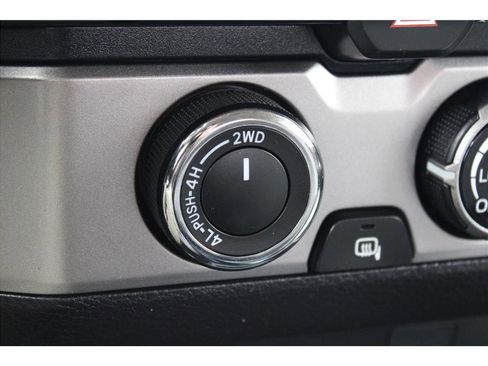 Used 2017 Toyota Tacoma SR5 w/ Tow Package image 24