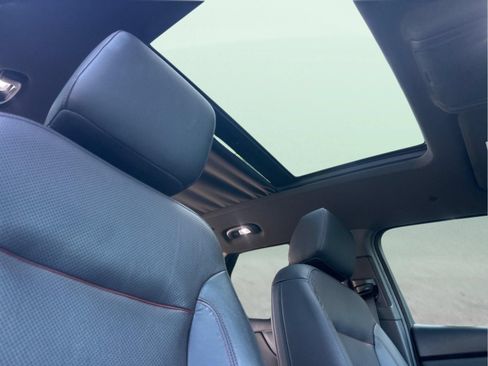 Used 2019 Chevrolet Blazer RS FWD image 17