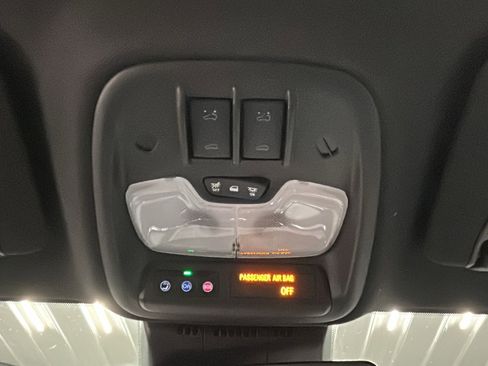 Used 2024 GMC Canyon AT4X image 32