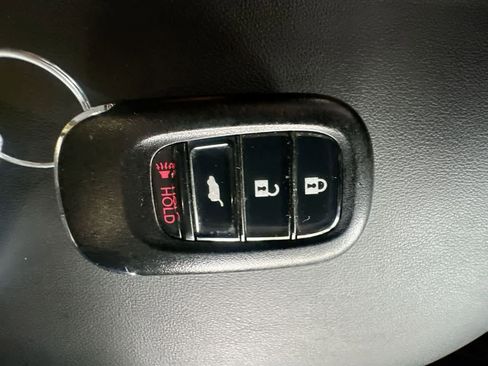 Used 2025 Honda HR-V LX image 28