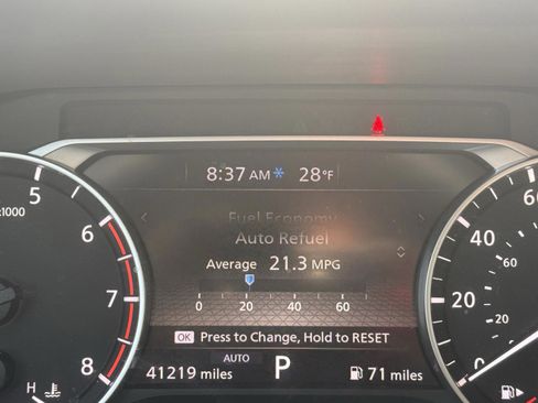 Used 2023 Nissan Rogue SV image 14