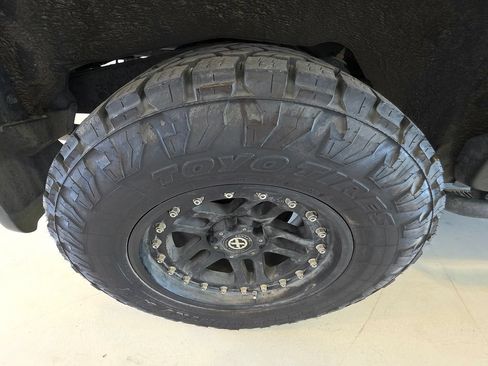 Used 2014 Toyota FJ Cruiser 4WD w/ Convenience Package image 40