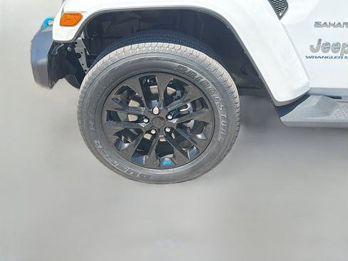 Used 2023 Jeep Wrangler Sahara w/ Cold Weather Group image 39