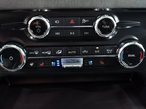 New 2026 Ford F350 Platinum w/ FX4 Off-Road Package AWD/4WD image 28