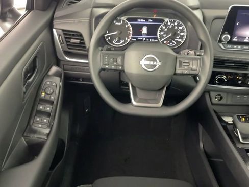 New 2025 Nissan Rogue S image 15