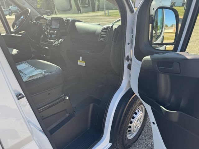 Used 2025 RAM ProMaster 2500 w/ Convenience Group FWD image 15