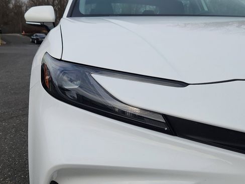 Used 2025 Toyota Camry LE image 9