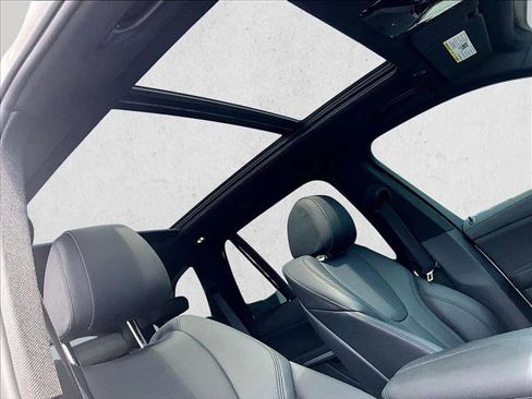 Used 2022 BMW X5 xDrive40i w/ Premium Package image 14