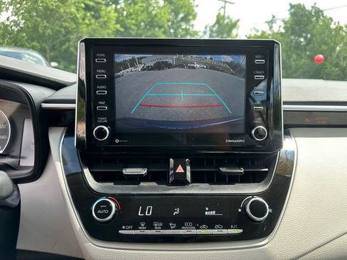 Certified 2021 Toyota Corolla LE FWD image 36