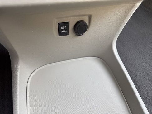 Used 2013 Toyota Sienna Limited image 10