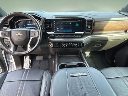 Used 2024 Chevrolet Silverado 2500 High Country w/ High Country Premium Package image 15
