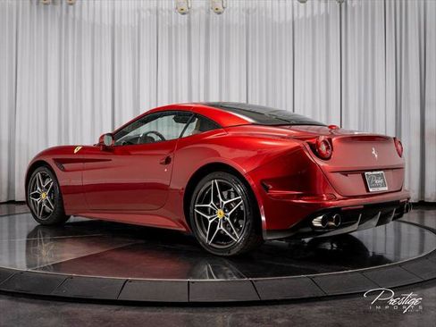 Used 2017 Ferrari California T RWD image 7