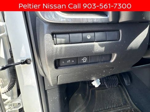 Certified 2023 Nissan Rogue SV FWD image 12