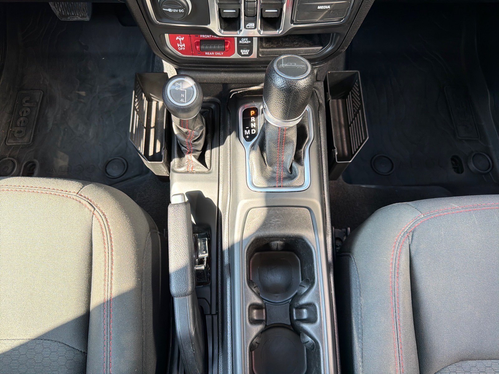 Used 2021 Jeep Gladiator Rubicon AWD/4WD image 15