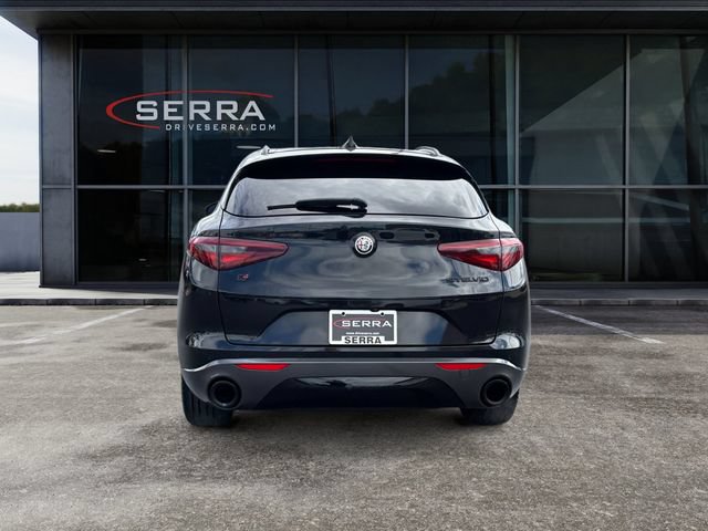 Used 2023 Alfa Romeo Stelvio Ti AWD/4WD image 4