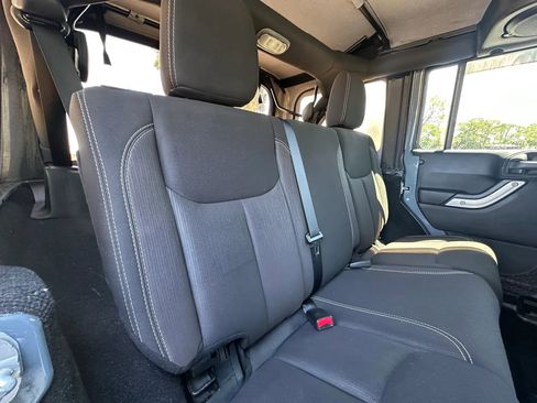 Used 2014 Jeep Wrangler Unlimited Sahara w/ Connectivity Group AWD/4WD image 26