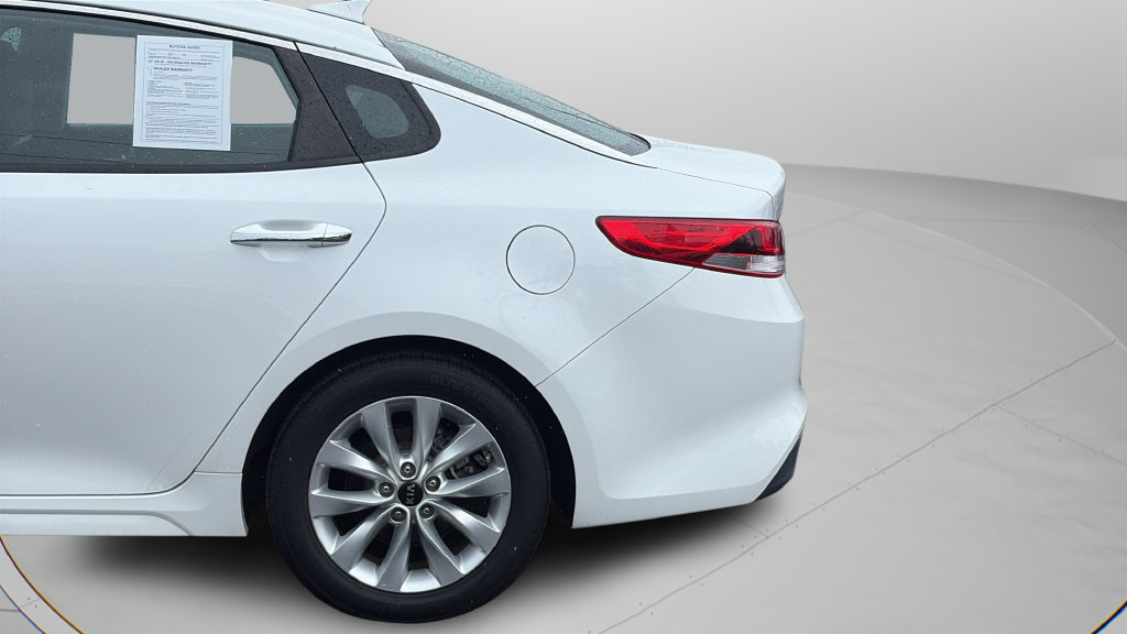 Used 2018 Kia Optima LX w/ 17" Alloy Wheels Package FWD image 28