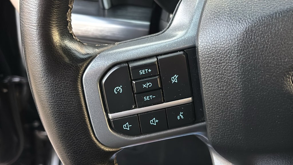 Used 2025 Ford F250 Lariat w/ Black Appearance Package AWD/4WD image 16