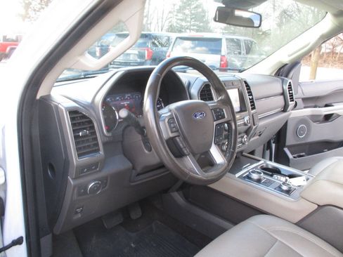 Used 2021 Ford Expedition XLT image 25