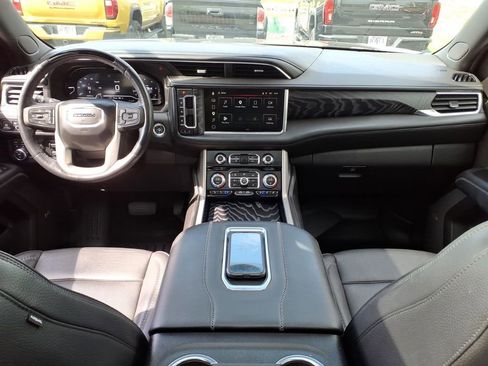 Certified 2023 GMC Yukon XL Denali w/ Denali Reserve Package AWD/4WD image 12