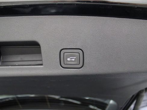 Used 2025 Chevrolet Traverse Z71 w/ LPO, Floor Liner Package AWD/4WD image 43