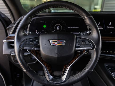 Used 2024 Cadillac Escalade Luxury RWD image 25