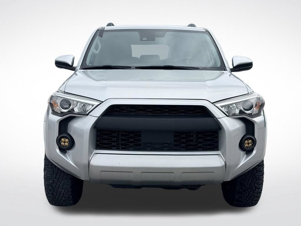 Used 2021 Toyota 4Runner SR5 AWD/4WD image 9
