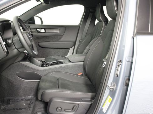 Used 2023 Volvo C40 P8 Recharge Ultimate w/ Protection Package Premier AWD/4WD image 29