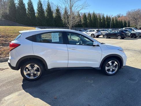 Used 2018 Honda HR-V LX image 8