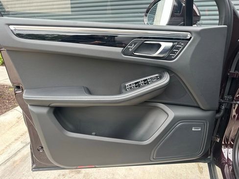 Certified 2026 Porsche Macan S image 18
