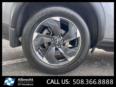 Used 2024 Nissan Rogue SV w/ SV Premium Package image 34