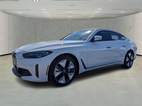 Used 2024 BMW i4 eDrive40 w/ Premium Package image 7