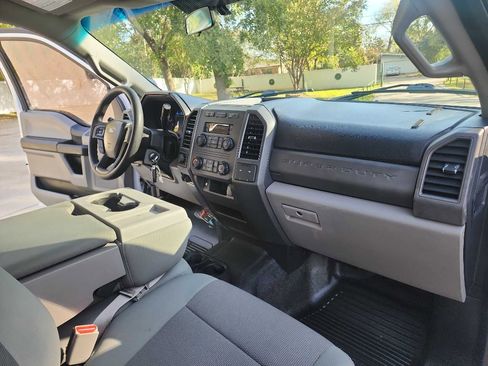 Used 2017 Ford F250 XL w/ Power Equipment Group image 34