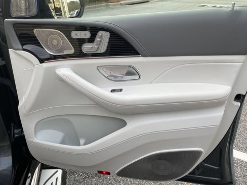 Certified 2023 Mercedes-Benz Maybach GLS 600 4MATIC image 46