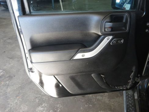 Used 2012 Jeep Wrangler Unlimited Sahara w/ Mopar Chrome Edition Group image 16