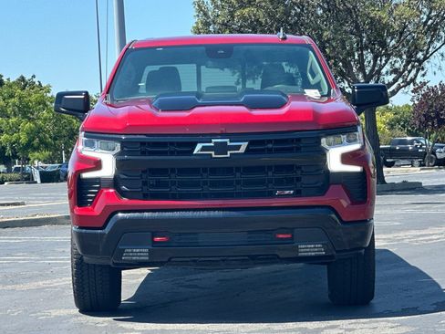 Used 2025 Chevrolet Silverado 1500 LT Trail Boss w/ Convenience Package II AWD/4WD image 9