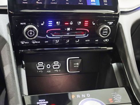 Used 2023 Jeep Grand Cherokee L Overland AWD/4WD image 22